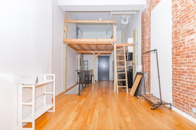 Building Photo - 618 Bushwick Ave
