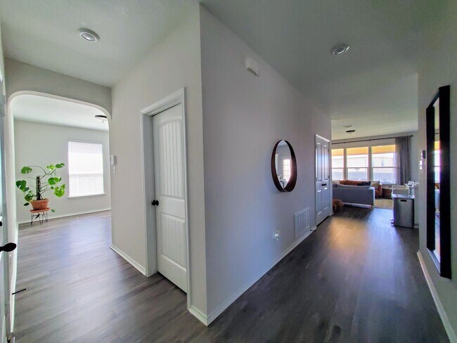 Foto del edificio - 14120 James Garfield St