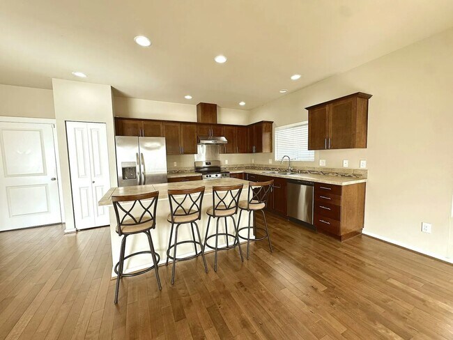 Foto del edificio - 1752 42nd St NE