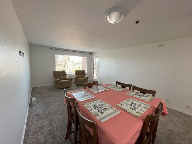 Foto del edificio - Beautiful 1 Bed 1 Bath Furnished Condo *Mo...