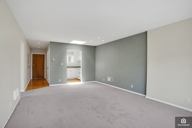 Building Photo - 1464 Grove St
