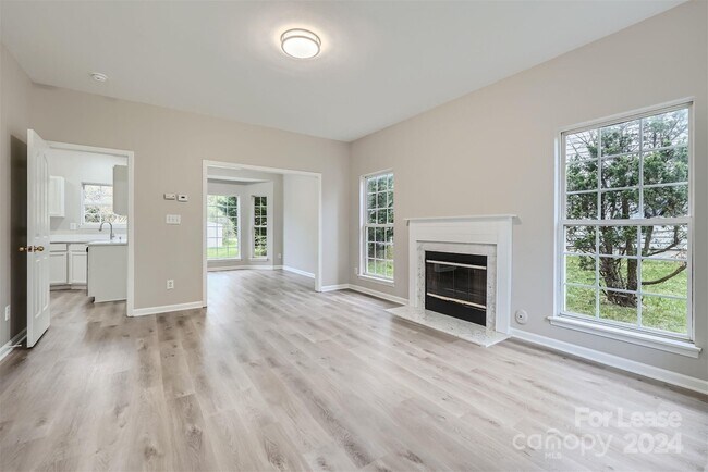 Building Photo - 2560 Governors Pointe Ct NE