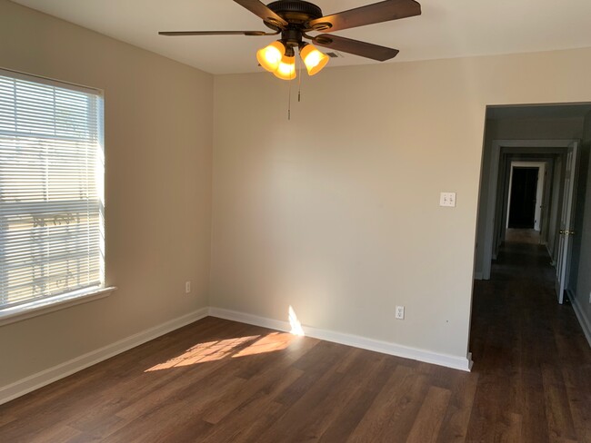 Living Room - 3522 Hollygrove St