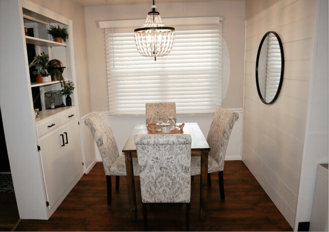 Building Photo - 1144 Sahara St