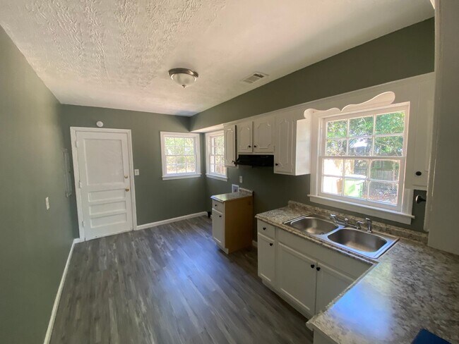 Foto del edificio - **AVAILABLE NOW**East Columbus, GA 4 Bedroom / 1 Bathroom Home for R