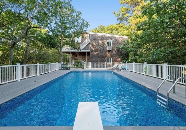 Foto del edificio - 16 Shady Cove Ln