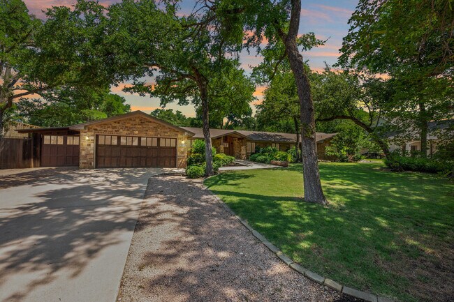 Foto del edificio - 5013 Timberline Dr