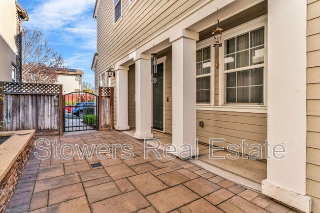 Building Photo - 4685 Malayan St