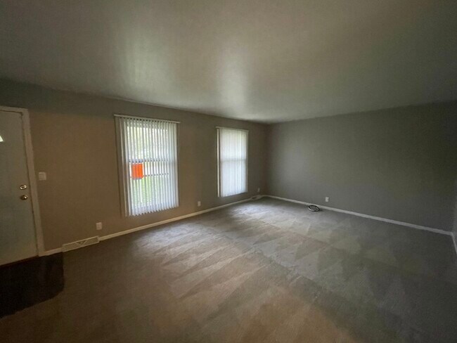 Building Photo - Brick Ranch in Forest Hills Schools