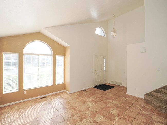 Building Photo - 3265 N 2175 E