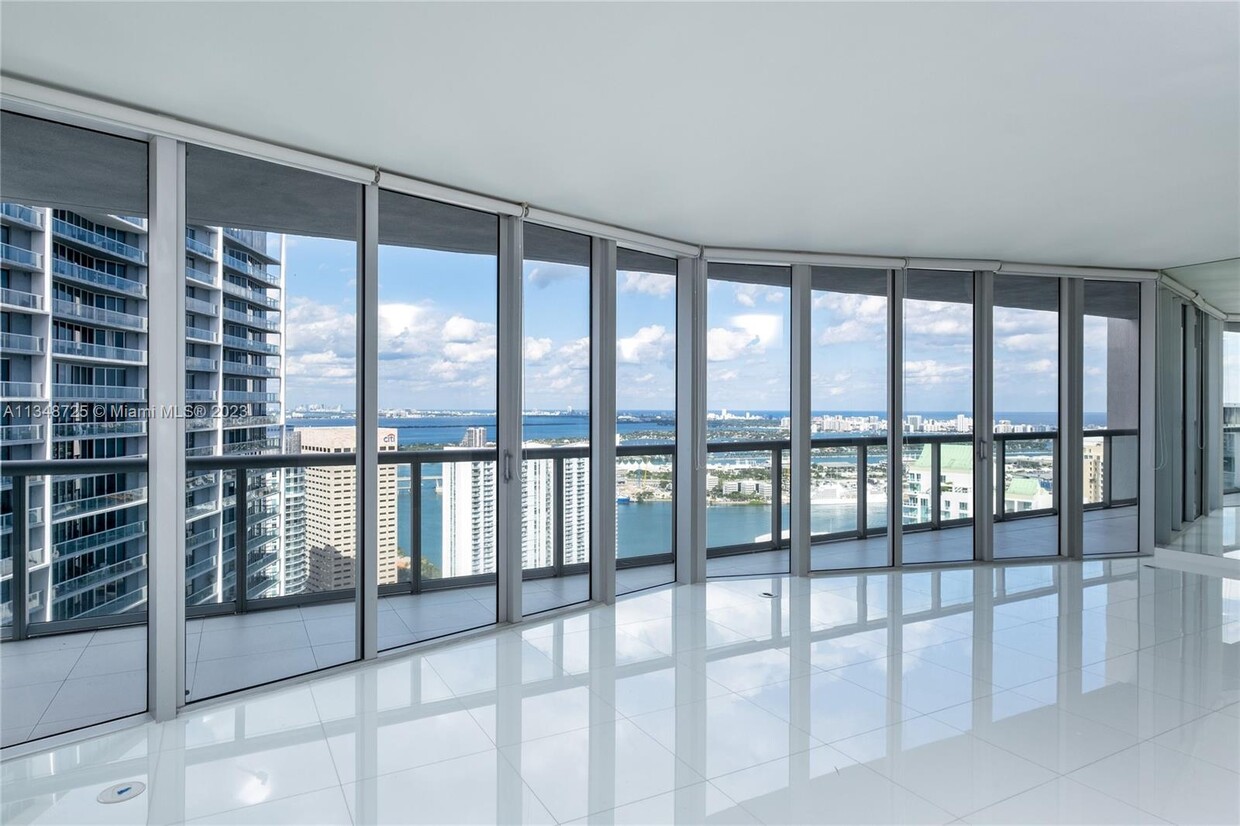 Foto principal - 495 Brickell Ave