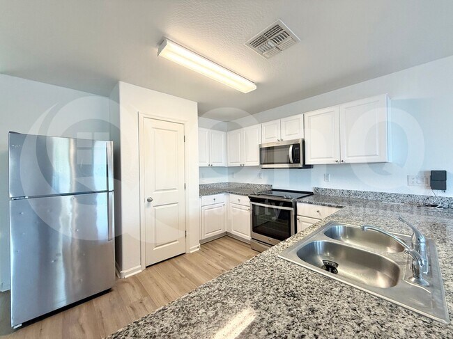 Building Photo - 211 Azteca Dr