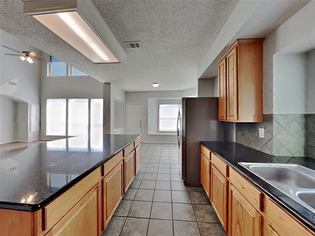 Building Photo - 736 Mulberry Ln
