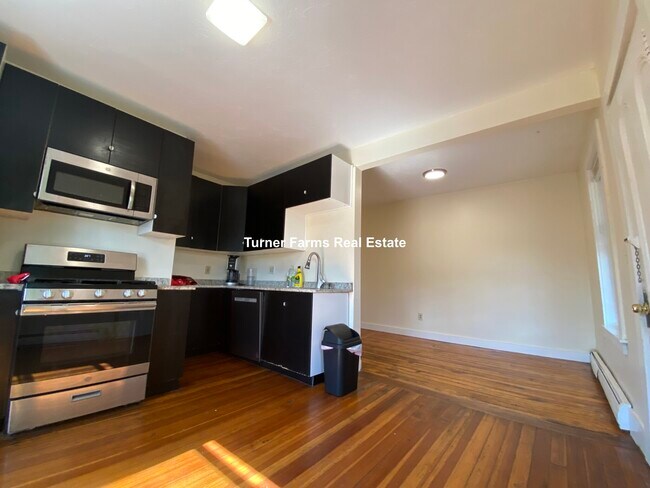 Foto del edificio - 65 Pleasant St