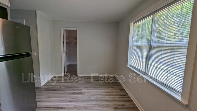 Foto del edificio - 243 Glenn Bryant Rd