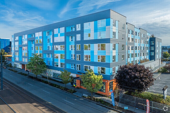 Building Photo - Nichols Court