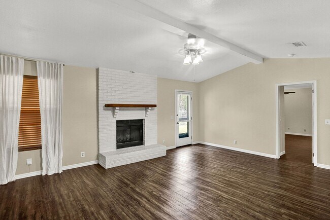 Building Photo - 7869 Jeff Dr