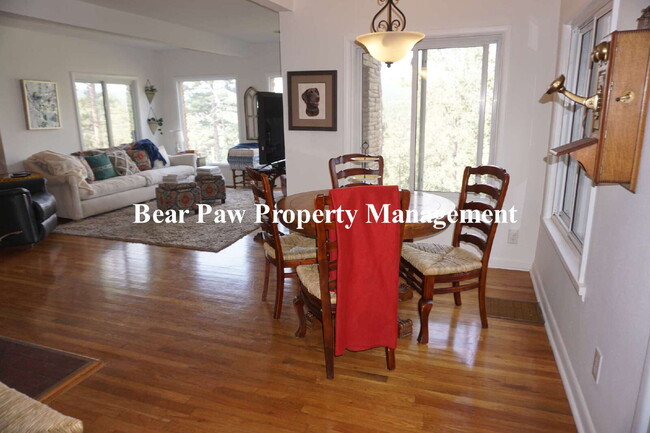 Building Photo - "Charming Evergreen Retreat: Spacious 3-Be...