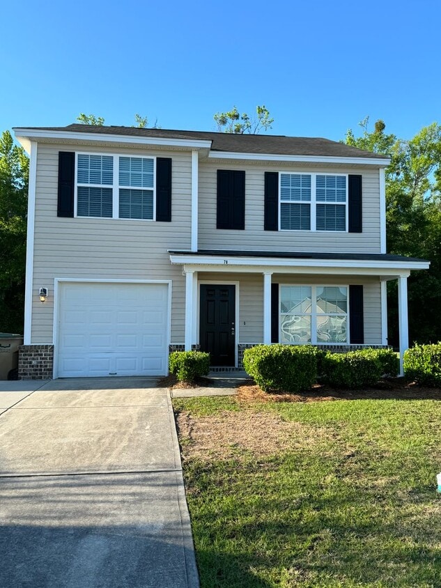 Primary Photo - 32 Amber Dr