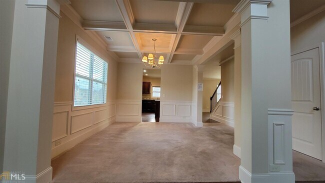 Building Photo - 5760 Aspen Dr