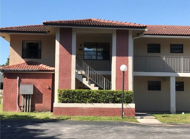 Foto del edificio - 9613 NW 4th St
