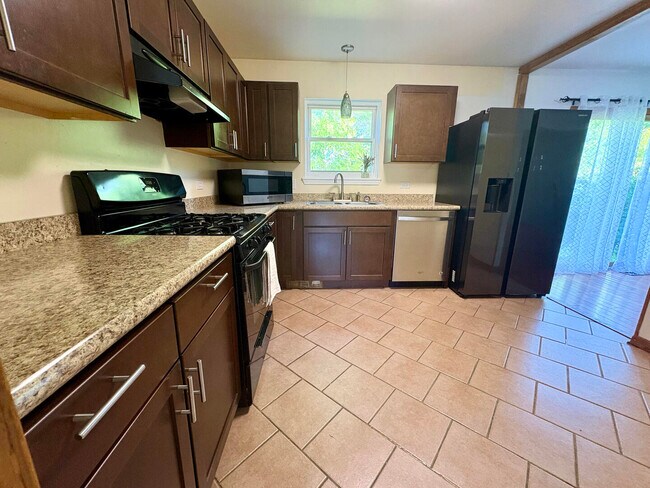 Foto del edificio - 313 Linden Dr