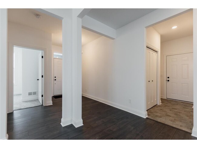 Building Photo - 11656 35th St N