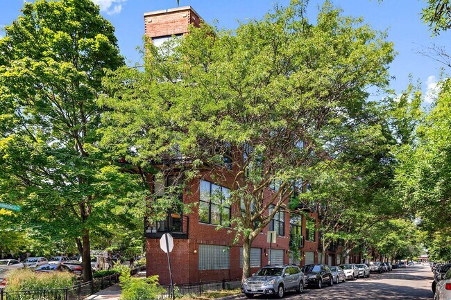 Foto del edificio - 2210 W Wabansia Ave