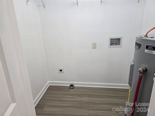 Foto del edificio - 4516 Woodland Ave