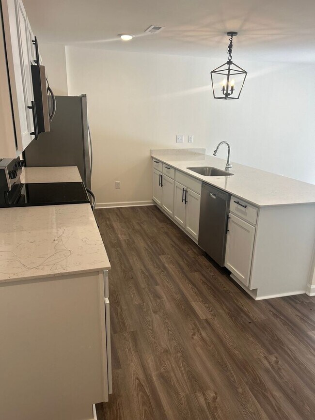 Foto del edificio - Brand new Townhome in Newton