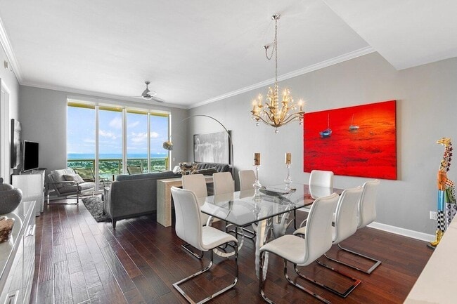 Photo - 2640 LAKE SHORE Dr Unit 2609 Apartment
