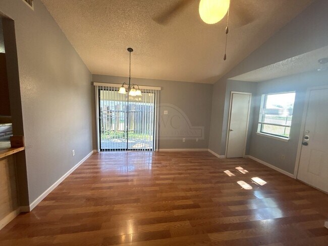 Building Photo - 2011 Windward Dr