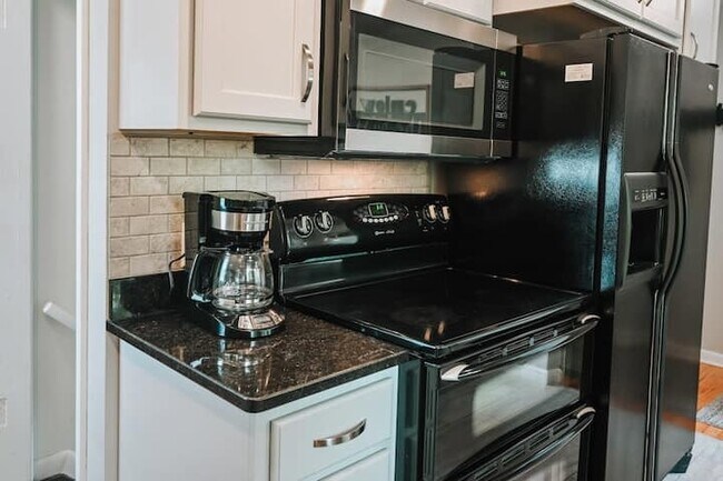 Building Photo - 2030 N 58th St