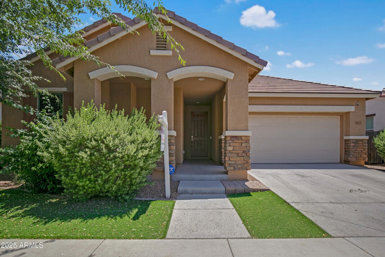 Foto principal - 22653 E Desert Spoon Dr
