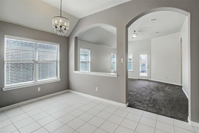 Foto del edificio - 26607 Grey Sparrow Dr