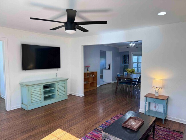 Building Photo - Lewiston Gardens - 3 Bed 2 Bath 2 Living! ...