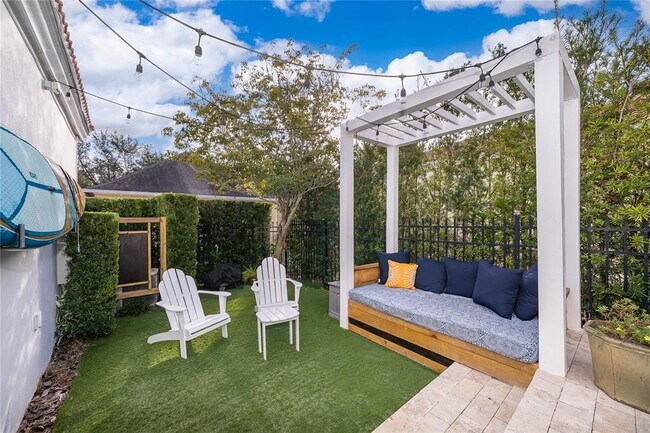 Foto del edificio - 2823 Wilford Ave