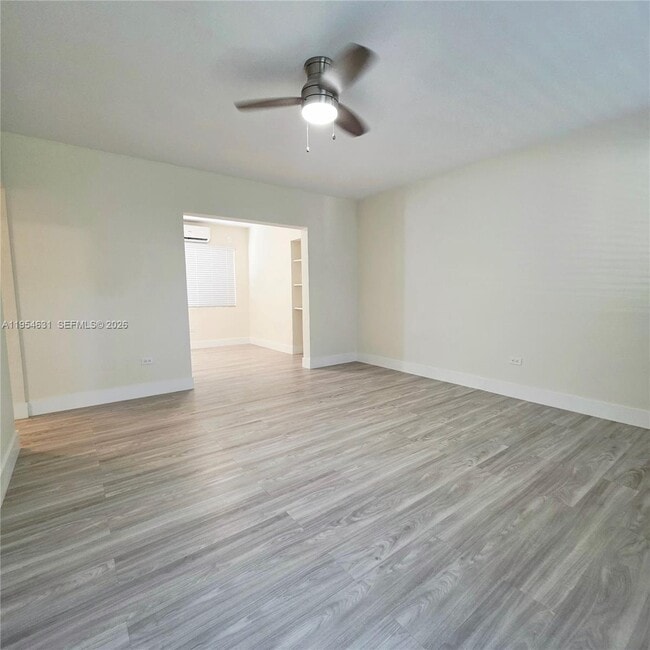 Building Photo - 2140 Biarritz Dr