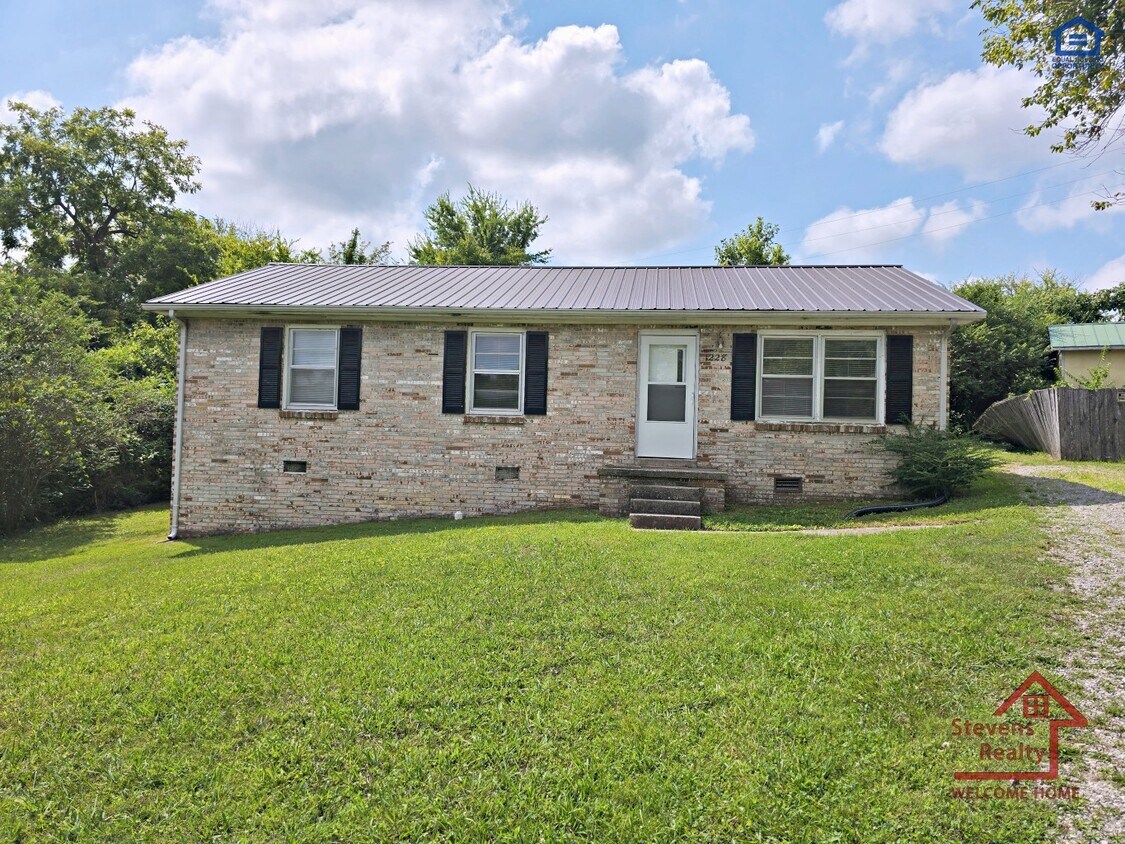 Primary Photo - 1228 Pleasant View Dr