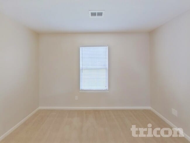 Building Photo - 732 Elderberry Ln