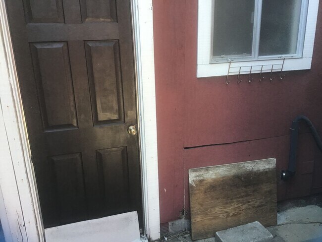 Building Photo - Cozy 1 Bedroom Single Family Home in Alame...