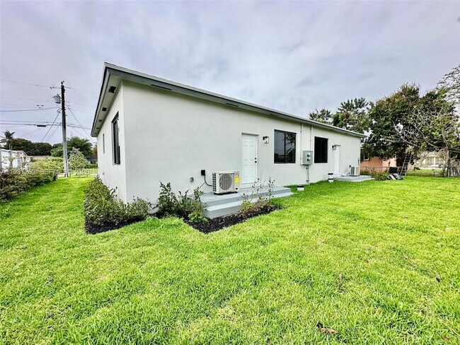 Foto del edificio - 2377 NW 105th St