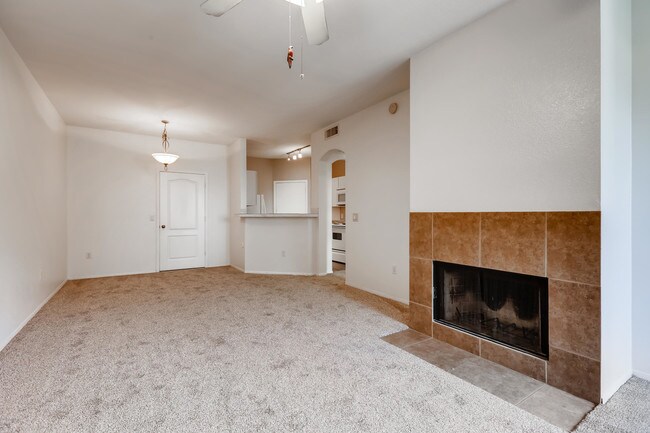 Building Photo - 1411 E Orangewood Ave