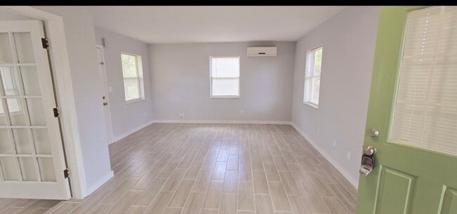 Building Photo - 1196 Fountainhead Dr