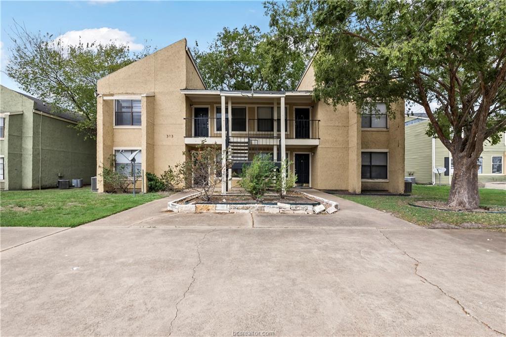 Primary Photo - 313 Manuel Dr
