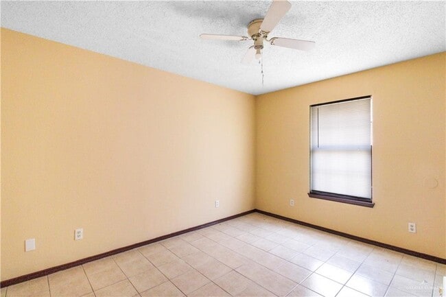 Building Photo - 415 Date Palm Ave