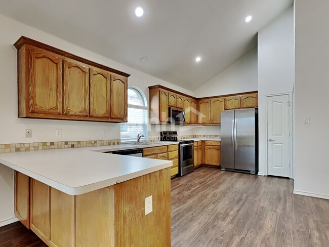 Foto del edificio - 3817 Old Richwood Ln