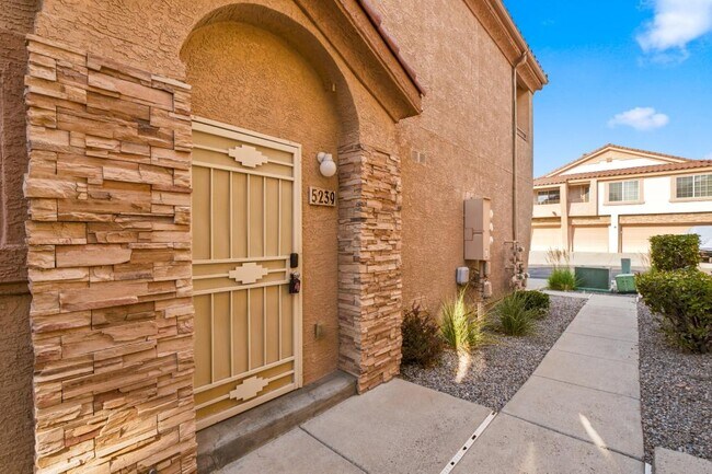 Foto del edificio - 5239 Molokai St NE