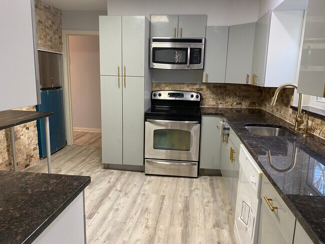 Foto del edificio - 107 Baker Hill Rd