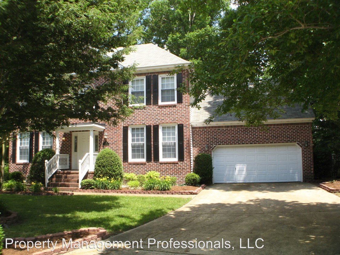 Primary Photo - 328 Spice Bush Ct